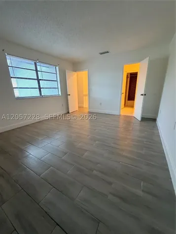 8187 Samari Lakes Drive Hialeah Gardens FL 33016