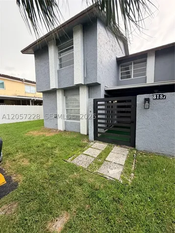 8187 Samari Lakes Drive Hialeah Gardens FL 33016
