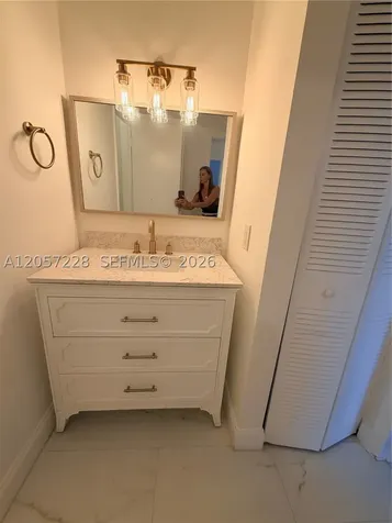8187 Samari Lakes Drive Hialeah Gardens FL 33016
