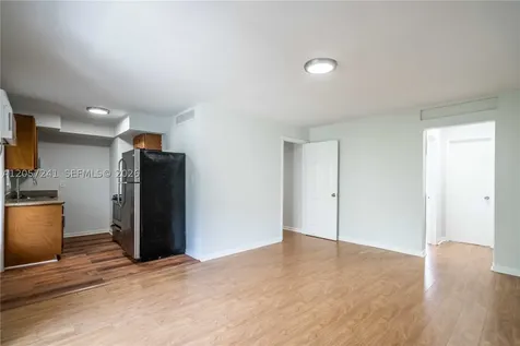 7931 East Drive North Bay Village FL 33141