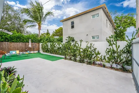 519 NW 52 Street Miami FL 33127