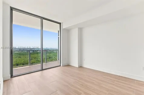 2411 Laguna Circle North Miami FL 33181
