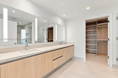 2411 Laguna Circle North Miami FL 33181