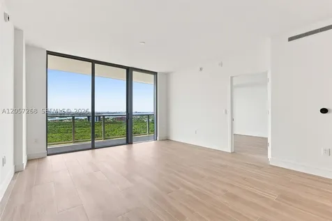 2411 Laguna Circle North Miami FL 33181