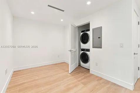 2411 Laguna Circle North Miami FL 33181