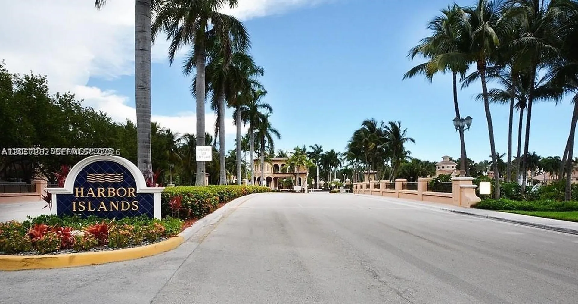 957 N Harbor View Hollywood FL 33019