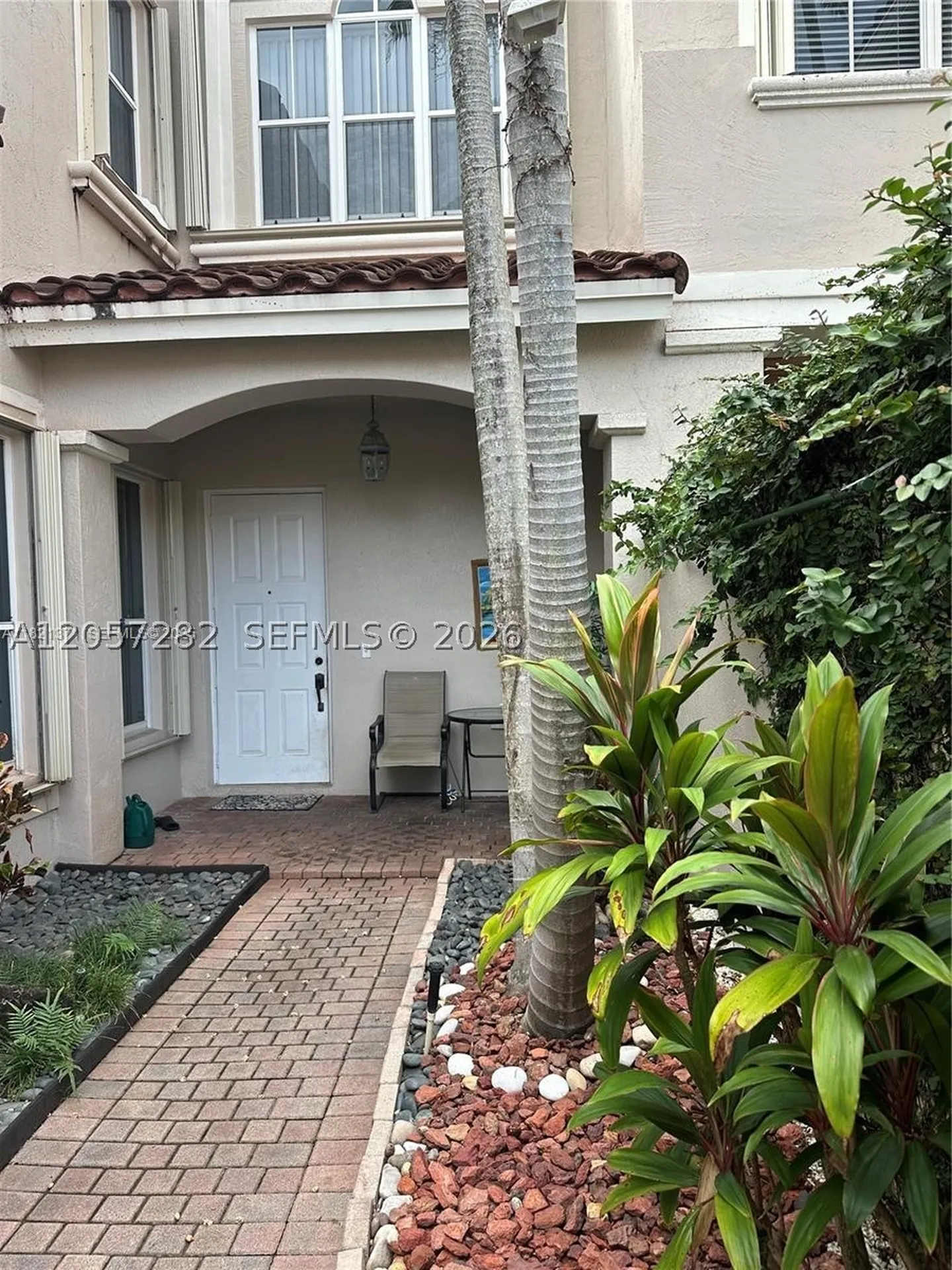 957 N Harbor View Hollywood FL 33019