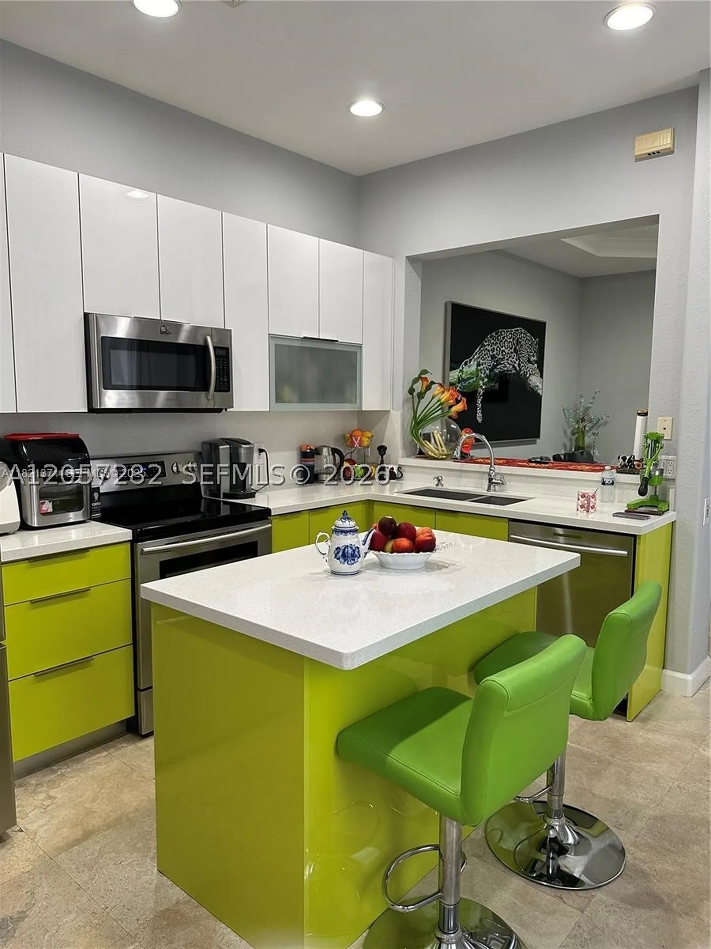 957 N Harbor View Hollywood FL 33019
