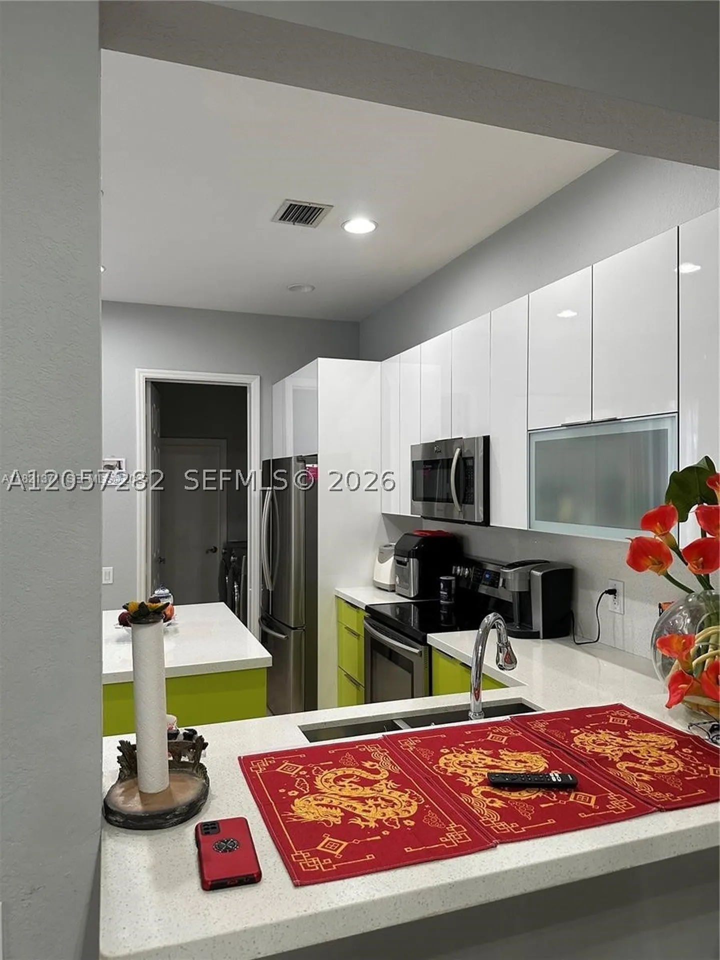 957 N Harbor View Hollywood FL 33019