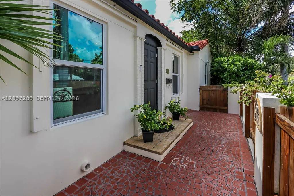405 S 16th Avenue Hollywood FL 33020