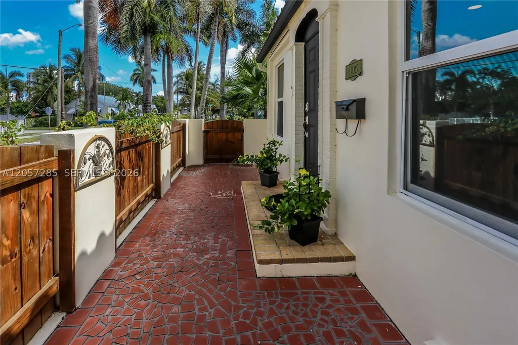 405 S 16th Avenue Hollywood FL 33020