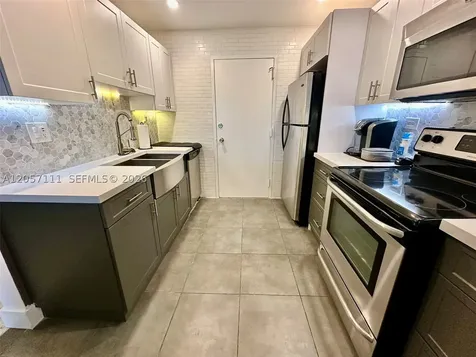 800 NE 195th Street Miami FL 33179