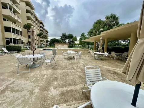 800 NE 195th Street Miami FL 33179