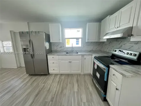 1520 SW 10th Street Miami FL 33135