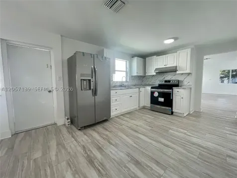 1520 SW 10th Street Miami FL 33135