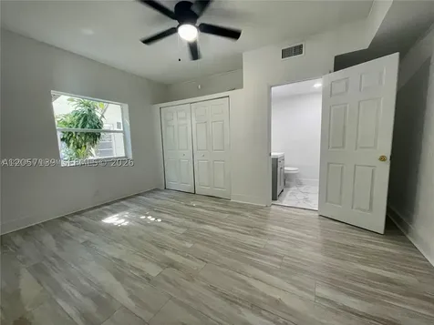 1520 SW 10th Street Miami FL 33135