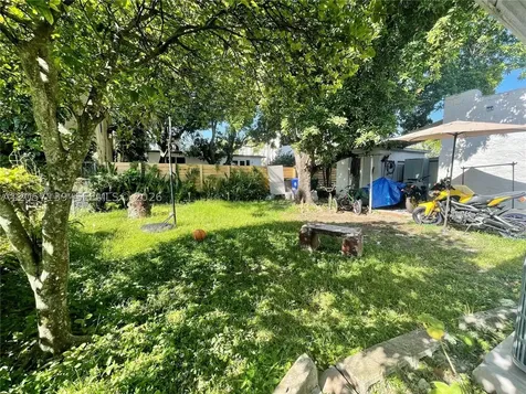 1520 SW 10th Street Miami FL 33135