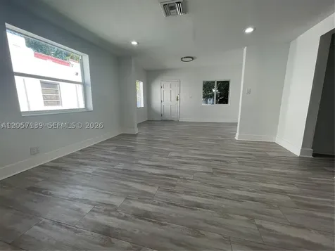 1520 SW 10th Street Miami FL 33135
