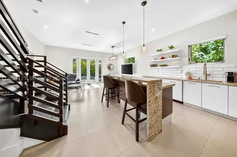 3059 Carter Street Miami FL 33133