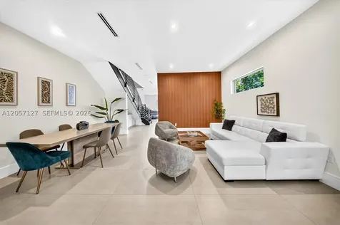 3059 Carter Street Miami FL 33133