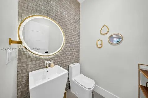 3059 Carter Street Miami FL 33133