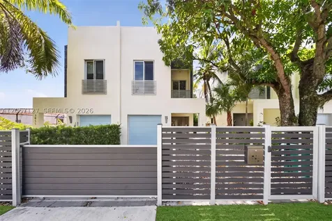 3059 Carter Street Miami FL 33133