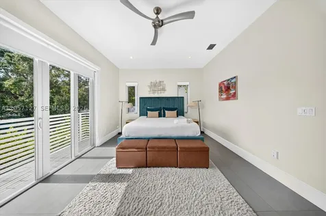 3059 Carter Street Miami FL 33133