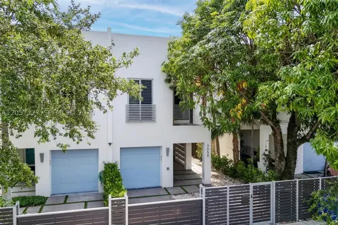 3059 Carter Street Miami FL 33133