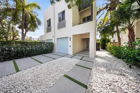 3059 Carter Street Miami FL 33133