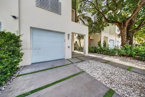 3059 Carter Street Miami FL 33133