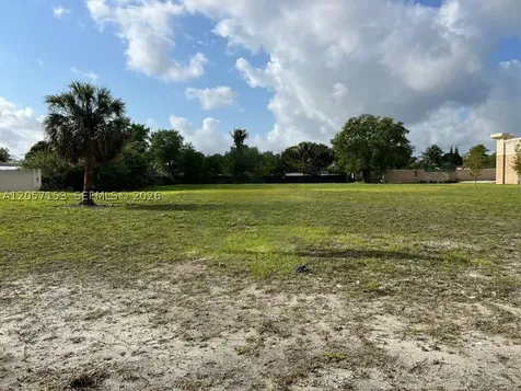 4678 W Hallandale Beach Boulevard Pembroke Park FL 33023