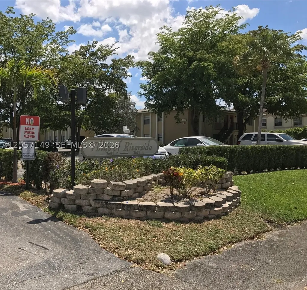 2631 Riverside Drive Coral Springs FL 33065