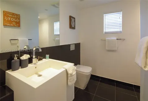 560 Michigan Avenue Miami Beach FL 33139