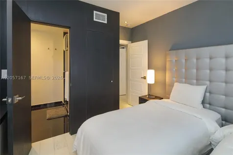 560 Michigan Avenue Miami Beach FL 33139