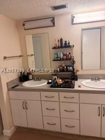 140 SW 96th Terrace Plantation FL 33324