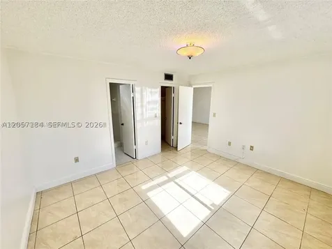 10090 NW 80th Court Hialeah Gardens FL 33016