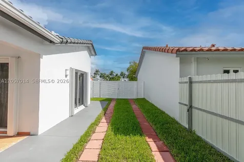 1938 SW 137th Court Miami FL 33175