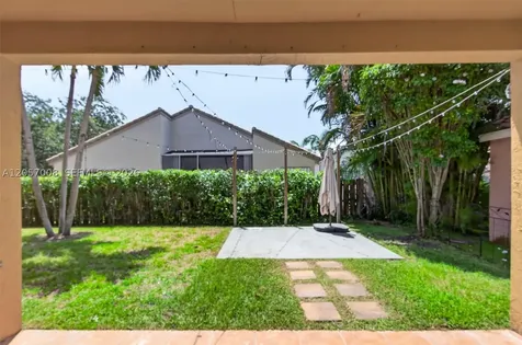498 Cambridge Lane Weston FL 33326