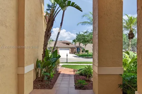 498 Cambridge Lane Weston FL 33326