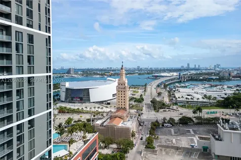 159 NE 6th Street Miami FL 33132