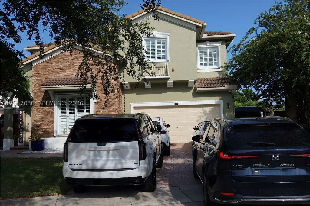 22761 SW 93rd Passage Cutler Bay FL 33190