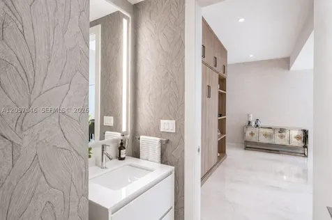 300 Biscayne Boulevard Way Miami FL 33131