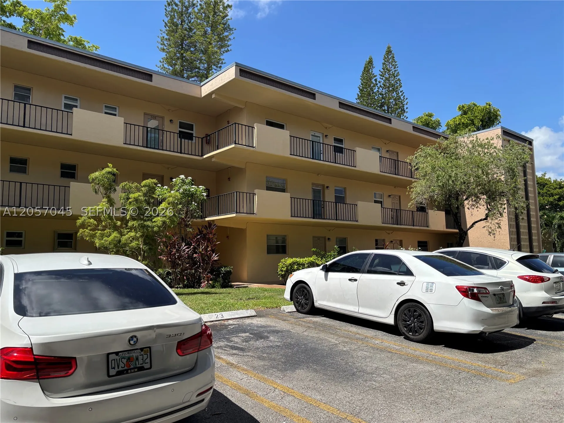 100 Ashbury Road Hollywood FL 33024