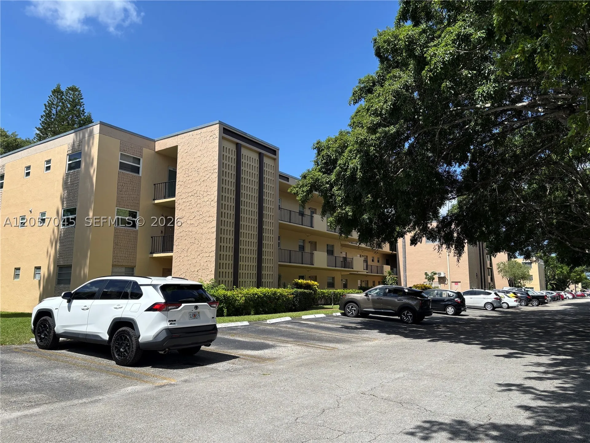 100 Ashbury Road Hollywood FL 33024