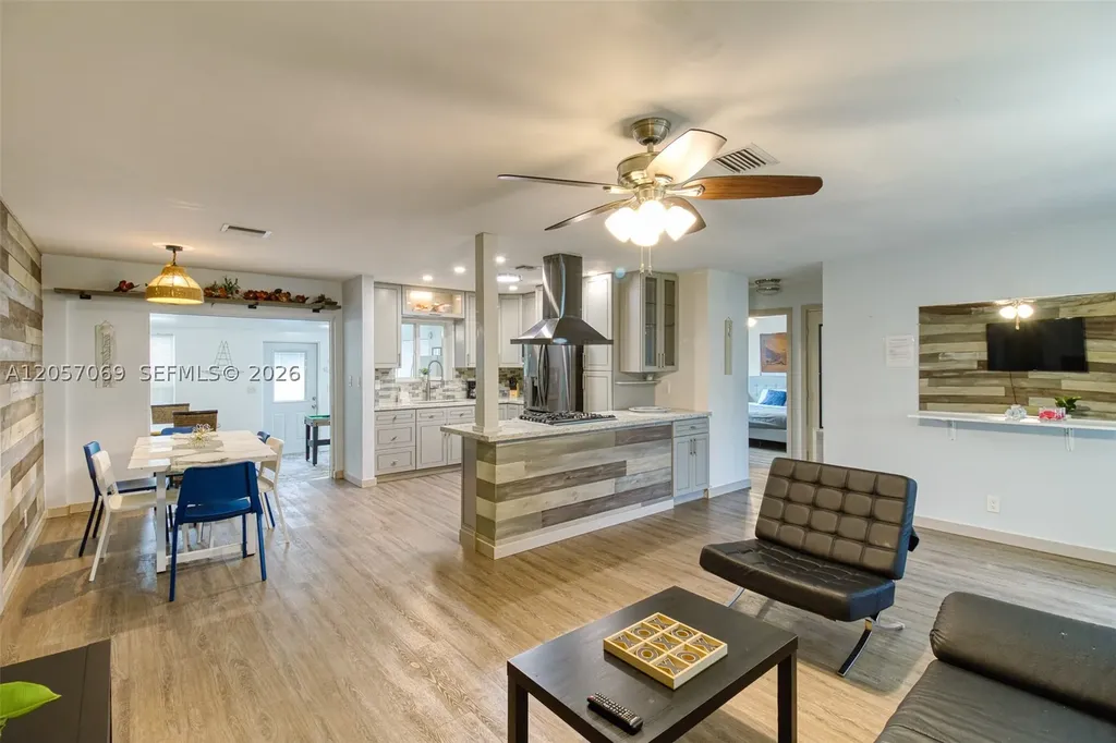 3039 Grant Street Hollywood FL 33021