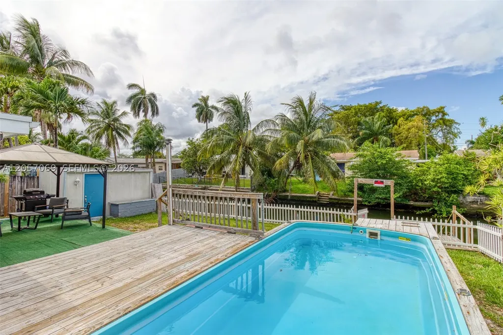 3039 Grant Street Hollywood FL 33021