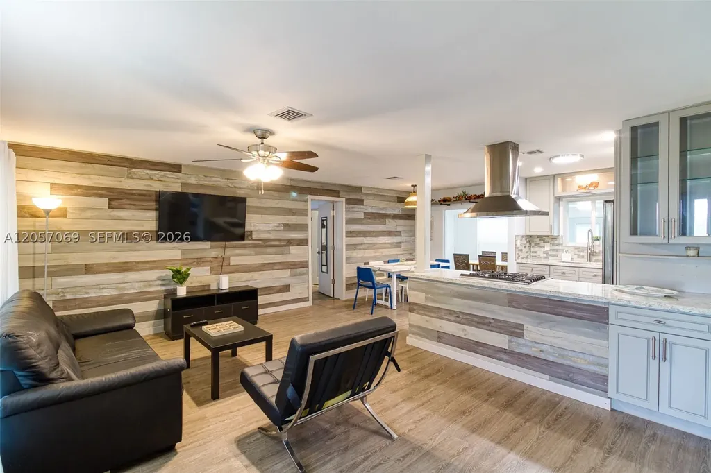 3039 Grant Street Hollywood FL 33021