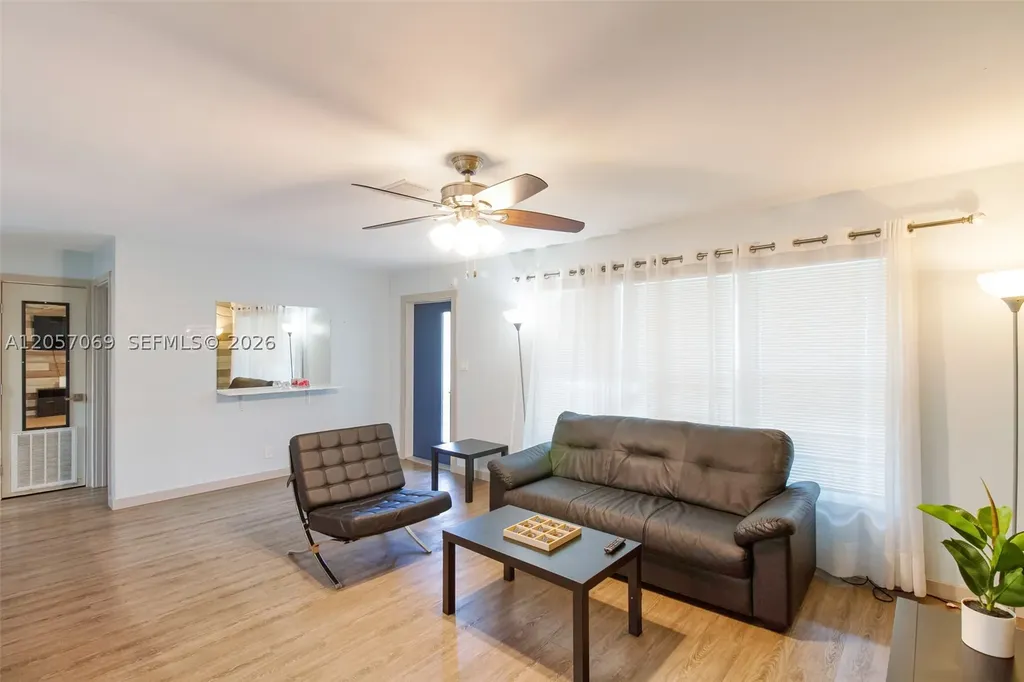 3039 Grant Street Hollywood FL 33021