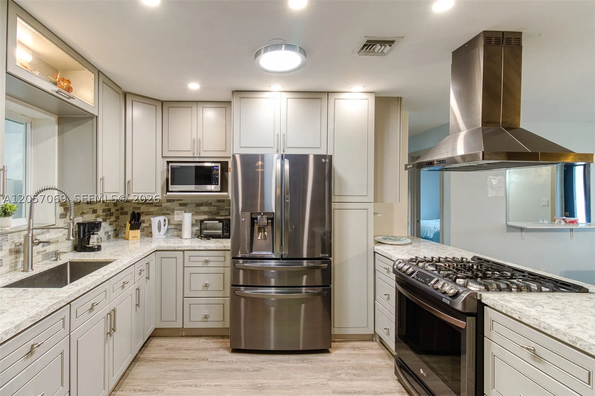 3039 Grant Street Hollywood FL 33021