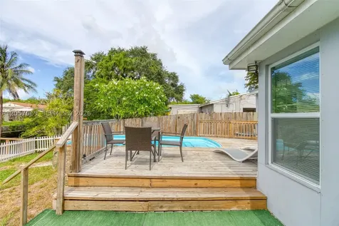 3039 Grant Street Hollywood FL 33021